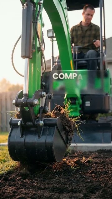 Mammoth Machinery compact excavator reel